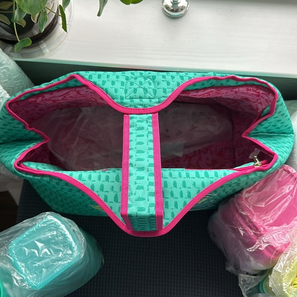 Tupperware Tropical Oasis Picnic Tote - Picture 4 of 5